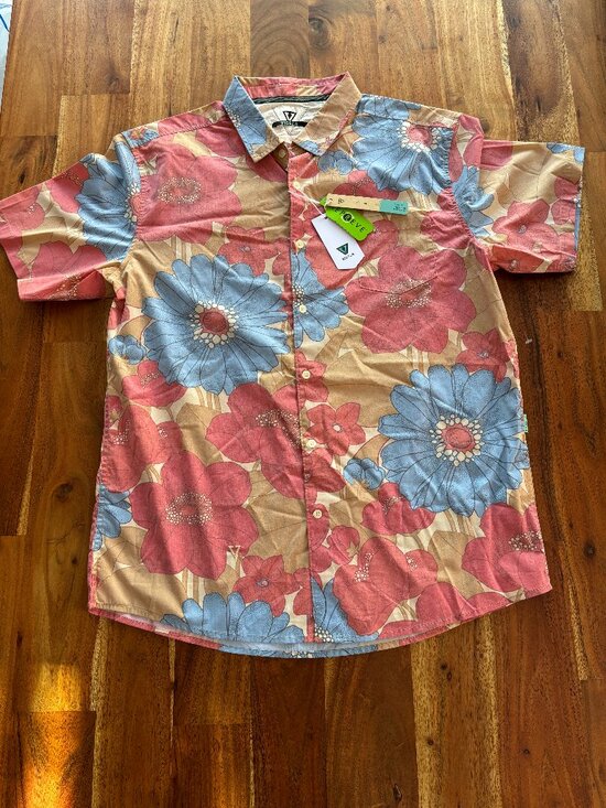 VISSLA Other - Vissla Keana Short Sleeve Shirt - Retro Red - XL  NEW WITH TAGS